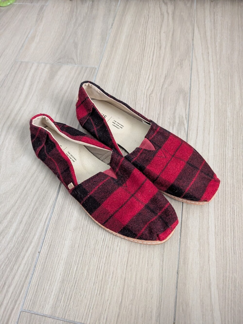 Toms Red Black Plaid Comfort Shoes Size 10